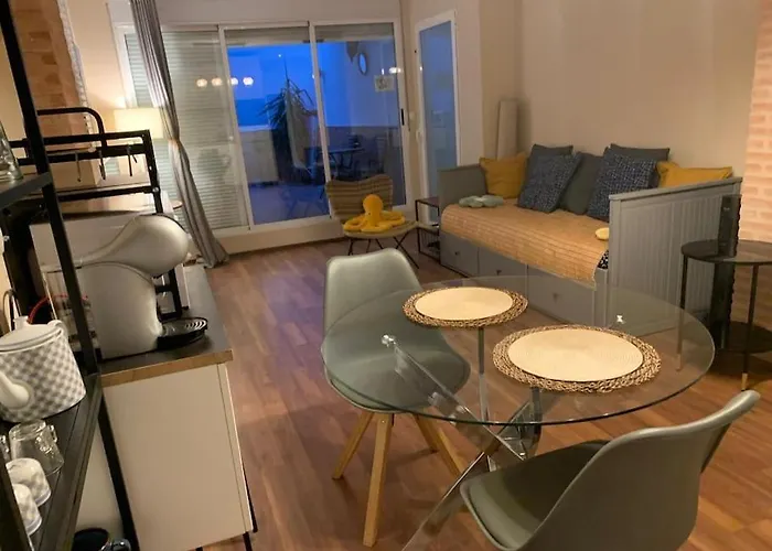 Location Center Has An Independent Courtyard Διαμέρισμα *